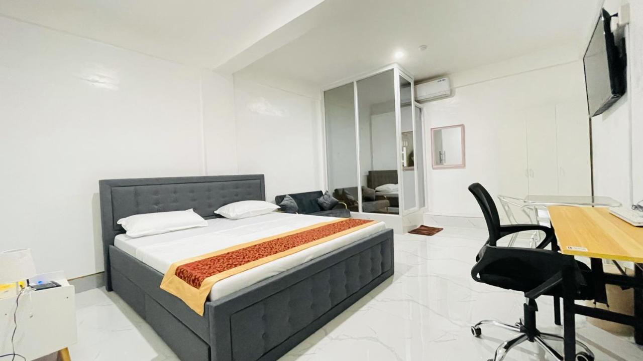 Legends Hotel & Restaurant - Lemery And Taal Экстерьер фото
