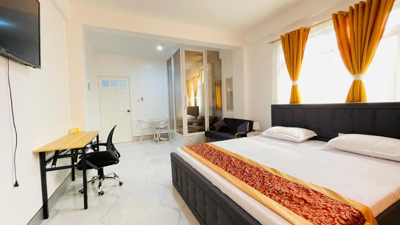 Legends Hotel & Restaurant - Lemery And Taal Экстерьер фото