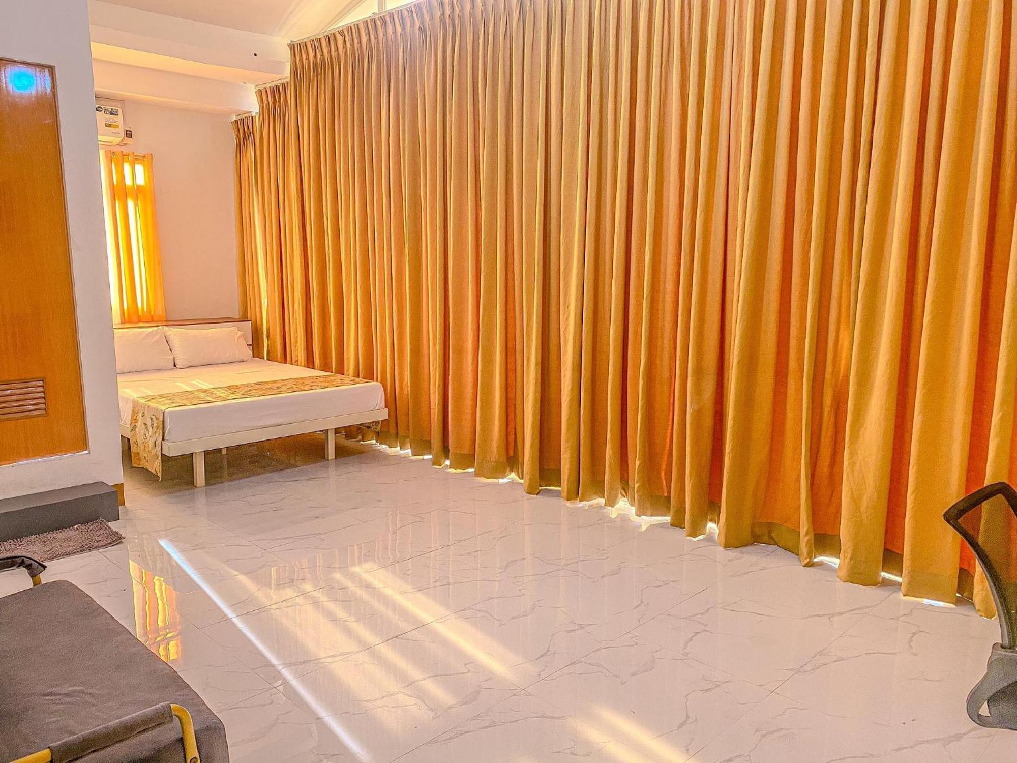 Legends Hotel & Restaurant - Lemery And Taal Экстерьер фото